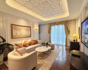 Golden Imperial Hotel - Dalat - Living room