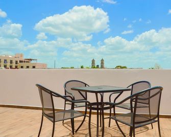 Habitaciones Colonial Zaci - ויאדוליד - מרפסת