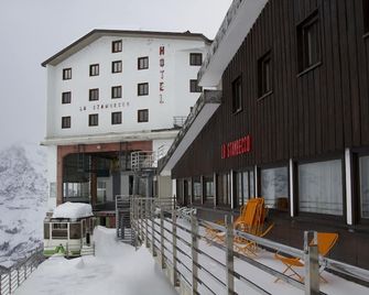 Hotel Lo Stambecco - ברויל צ'רביניה - בניין