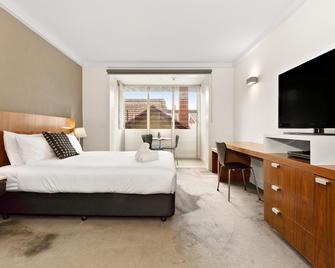Cosmopolitan Hotel - Melbourne - Bedroom
