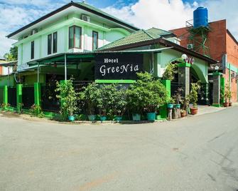 Super OYO 1682 Greenia Hotel - Kupang - Gebäude