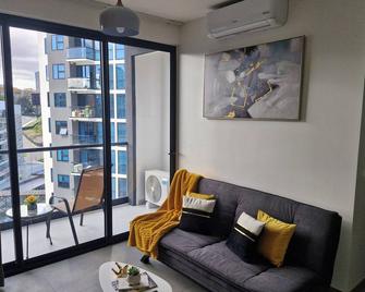 Premium Apartment in San Jose with A/C Free Parking - San José - Living room