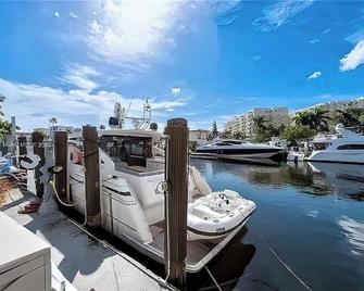 Miami River Villa-Pool, Hot Tub, Dock, Big Garden - Miami