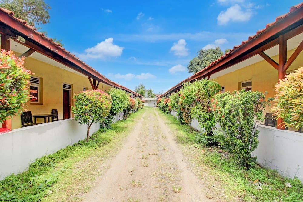 Collection O Hotel Indah Near - Pekalongan - Buiten zicht