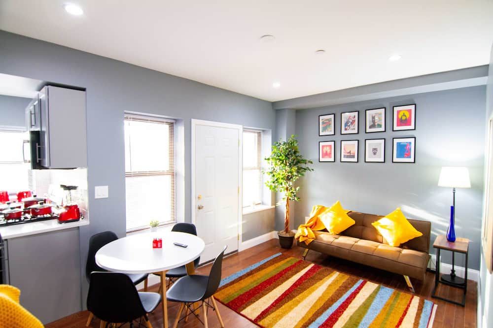 ✪ Beautiful 2BR +Balcony ✪ 30mins to Manhattan - ברוקלין - סלון