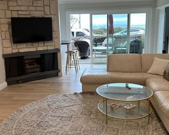 Alameda Beach view - Alameda - Living room