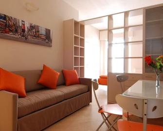 Ur-Nest Rizzoli 3 Piano - Bologna - Living room