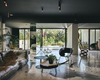 EKIES All Senses Resort, a Member of Design Hotels - 보우르보우로우 - 로비