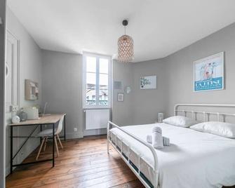 Le 252 - 25 Place Jean Epinat - Vichy - Vichy - Bedroom