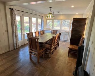 The Bunkhouse at Harwood Farms, Los Gatos CA. 4br, 3ba, heated pool & views - Los Gatos - Dining room