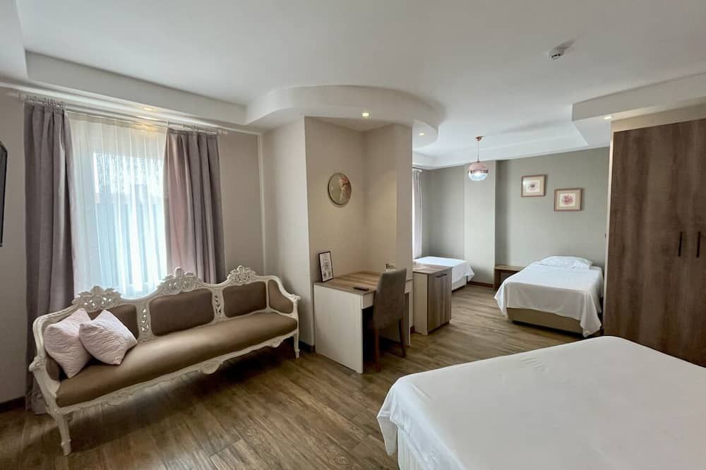 Yanki Hotel thumbnail 3