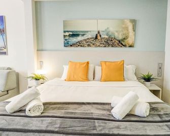 The Green Oasis by Hello Homes Sitges - Sitges - Bedroom