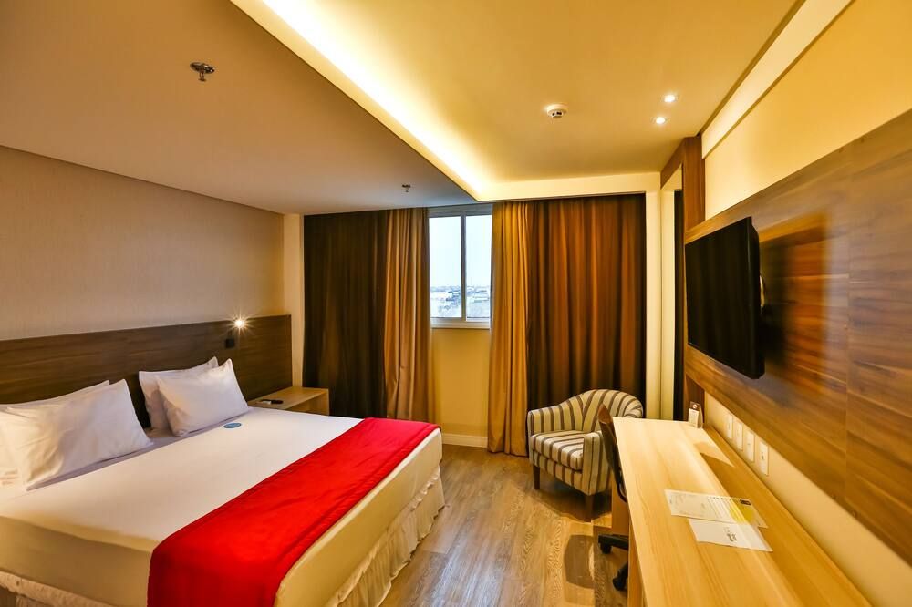 Ibiza Plaza Hotel a partir de R$ 232 (R̶$̶ ̶3̶0̶7̶). Hotéis em