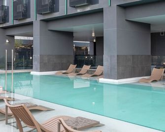 Hotel101 - Madrid - Madrid - Piscina