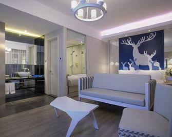 Orange Hotel Tianjin Ancient Cultural Street - تيانجين - غرفة معيشة