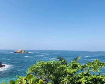 Exclusive Villa With Private Beach And Beautiful Views To The Pacific Ocean - La Crucecita - Playa