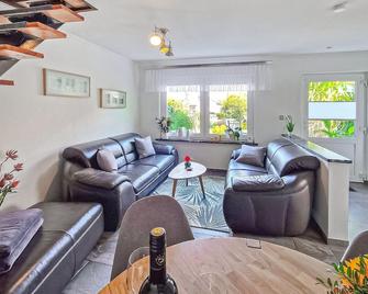 Ferienhaus Neustrelitz - Neustrelitz - Wohnzimmer