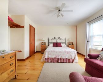 Bayview Pines Country Inn B&B - Mahone Bay - Bedroom