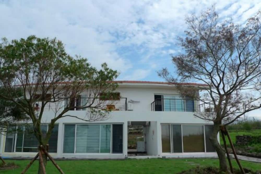 جيجو دولدا بي آند بي