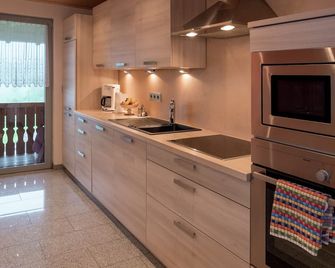 Cosy Farmhouse Apartment at the Edge of the Forest - Mühlenbach - Kitchen