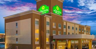 La Quinta Inn & Suites by Wyndham Dickinson - Dickinson - Gebäude