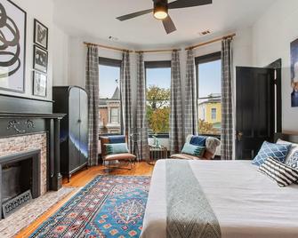 Shangri-La: Forsyth Park Victorian Mansion - Savannah - Bedroom
