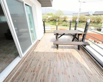 Seorabeol Togi Tourist Pension - Gyeongju - Balcón