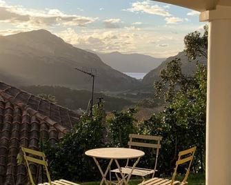 Air-conditioned room with private shower, WC and terrace - Patrimonio - Restaurante