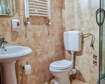 Mali Hotel Bambis - Podgorica
