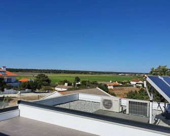 Villa 4 Suits +1, Walking Distance From The Beach, Swimming Pool, Ac, Parking - Grandola - Balkon