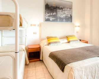 Hotel Caraibi - Milano Marittima - Bedroom