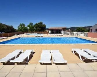 Camping La Pinède - 格雷烏萊班 - 游泳池