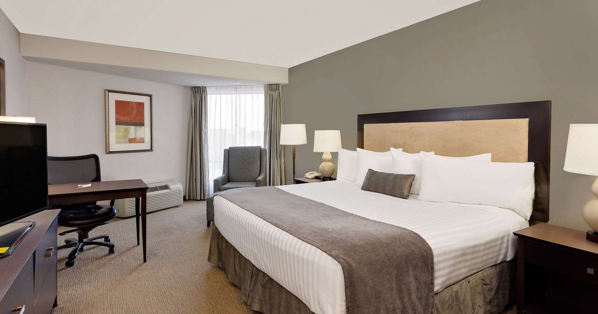 Ramada by Wyndham Kamloops £47. Kamloops Hotel Deals & Reviews KAYAK