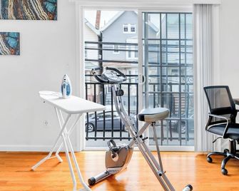 3 Bedroom w Garage mins to Dream Mall & New York City - Newark