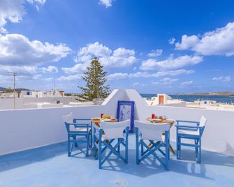 Porto Bello di Paros - פריקיה - מרפסת