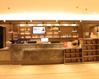 Hanting Hotel (Wuxi Taihu International Science Park) - Wuxi - Front desk