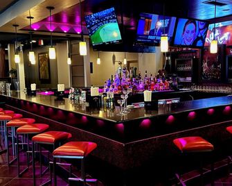 Baymont by Wyndham Schaumburg Chicago Northwest - Schaumburg - Bar