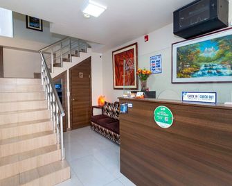 Hotel La Cumbre by Team Adventure - Banos - דלפק קבלה