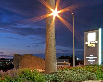 Dog Rock Motel - Albany - Utomhus