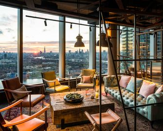 نوفوتيل لندن كناري وارف - لندن - بار