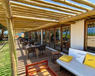Angá Beach Hotel - São Miguel dos Milagres - Patio