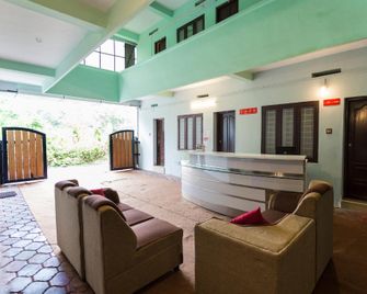 OYO 15598 Cochin Airport Hotel - Nedumbassery - Salónek