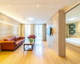 Hanting Hotel Shanghai Bei Bund Xinhua Hospital - Shanghai - Living room