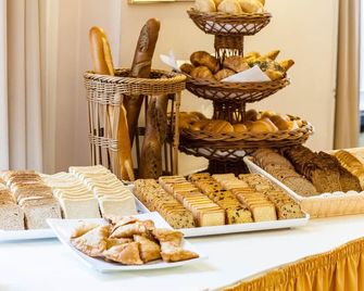 Hotel Monopol - Central Station - Francfort - Buffet