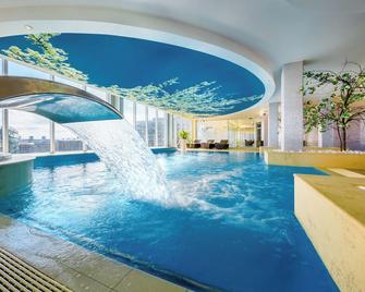 Nordic Hotel Forum - טאלין - בריכה