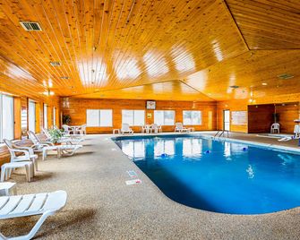 Quality Inn Mitchell I-90 - Mitchell - Uima-allas
