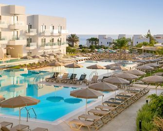 Atlantica Aqua Blue Hotel - Protaras - Bazén