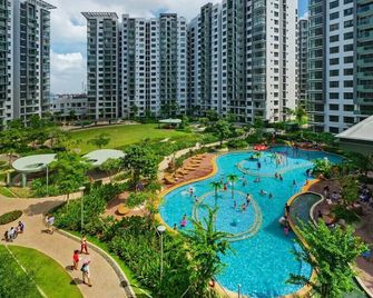 Luxury 2-bedroom apartment Celadon City - Ho Chi Minh City - Pool