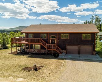Hilltop Cabin with Million Dollar Lake Views Right by Grand Lake Lodge - Grand Lake - Budova