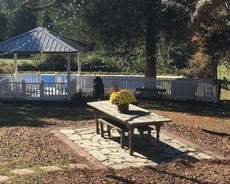 Beautiful Country Estate - Salisbury - Патіо
